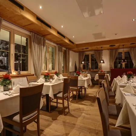 Chalet Snow Arlberg Ski Alpstuga *