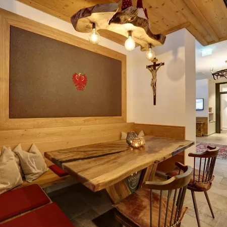 Chalet Snow Arlberg Ski * Sankt Anton am Arlberg